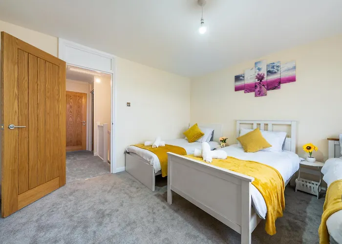 Wilkinsons Home-Free Parking, Perfect For Contractors & Weekend Getaways, Near London City Airport & Excel